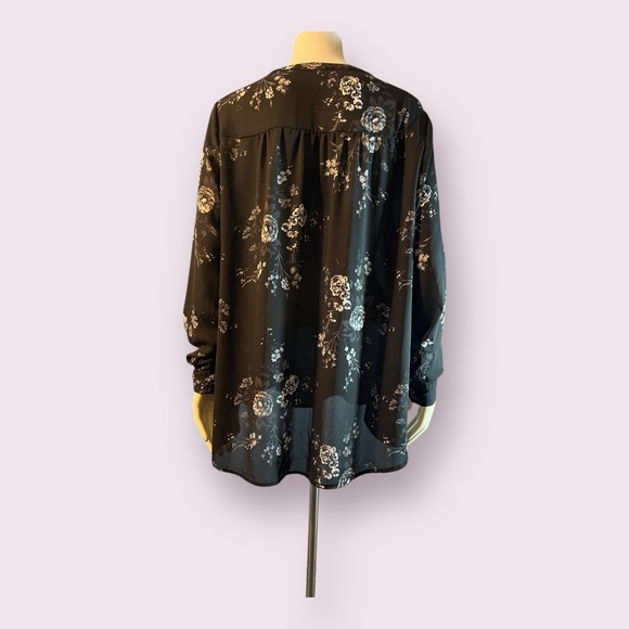 Torrid Women’s Blouse Black Floral Size 0 - Picture 8 of 11